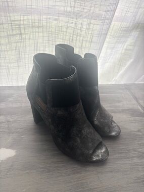 Women's Black Suede-Look Ankle Booties with Block Heel